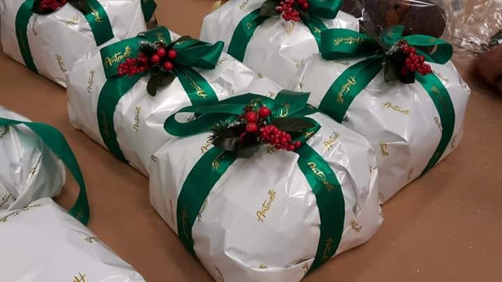 panettoni.jpg panettoni.jpg